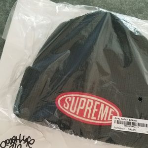 Supreme - Oval Patch - Beanie - NWT
